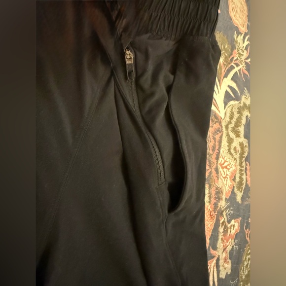 Like New! Lululemon Men’s Black Pace Breaker Linerless Shorts 5”-Sz Medium - Picture 8 of 8